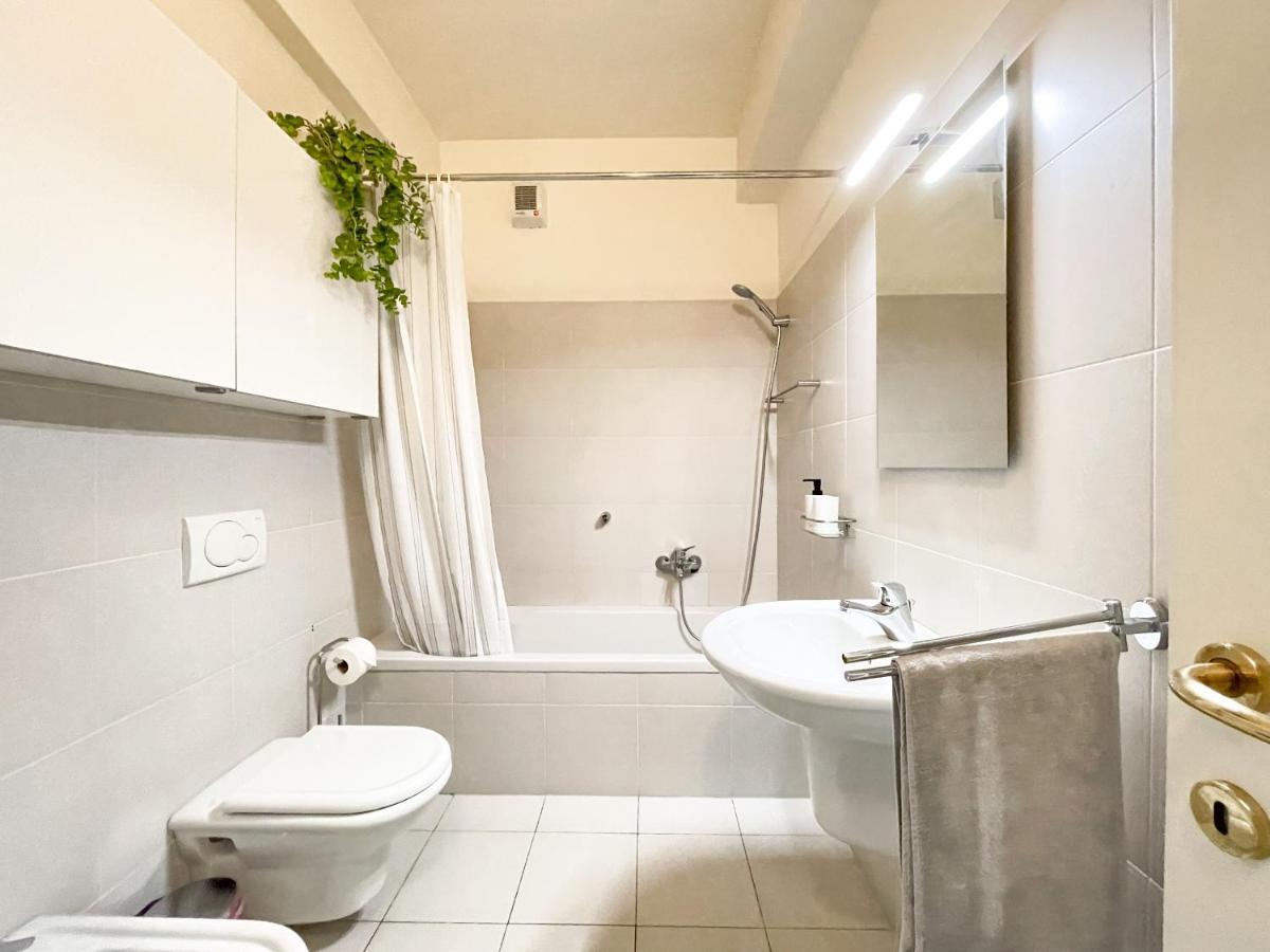 Regina Di Laglio - Free Parking, Garden, Lake View Ngoại thất bức ảnh